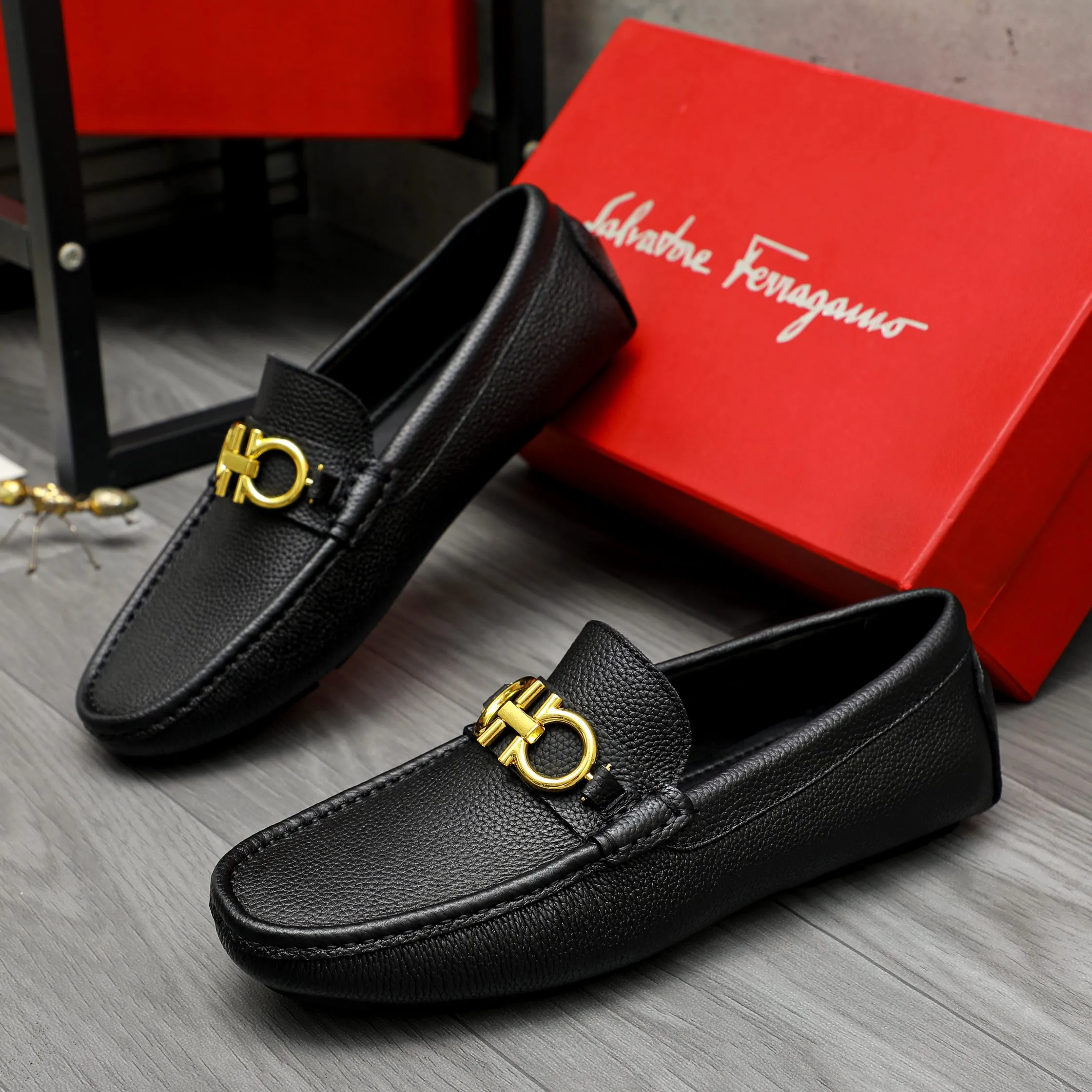 Men's shoes 💰420 Product trademark: Ferragamo "Ferragamo" business casual slip-on shoes Regular size: 38-46 (45.46 custom-made and non-returnable) Product materials: Selected small pebbled cowhide upper, sheepskin lining, original rubber outsole